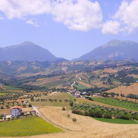 Agriturismo Il Vecchio Carro Campli Экстерьер фото